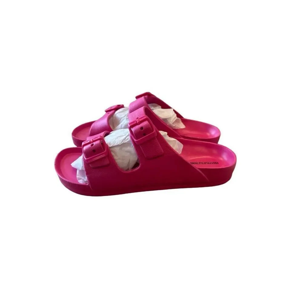 NWT Prettylittlething Rubber Buckle Footbed Sandals Bright Pink Size 7 Wide